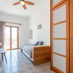 شقة Beachside Retreat, Steps To بلدة كوس