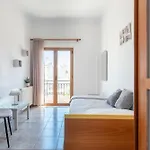 Beachside Retreat, Steps To بلدة كوس