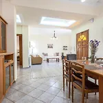 Beachside Retreat, Steps To شقة *