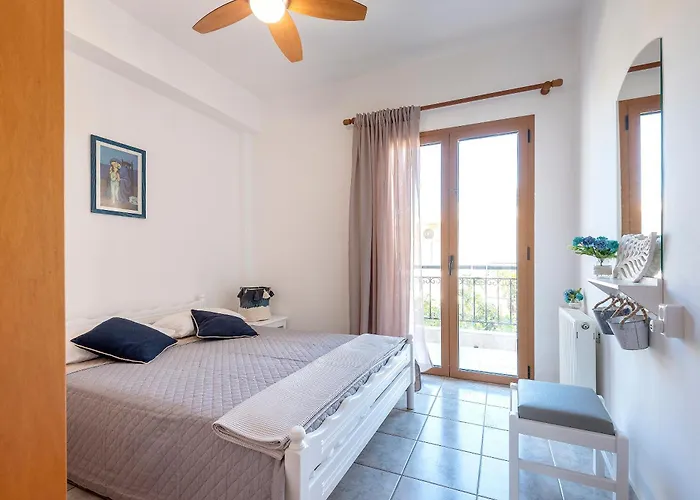 Διαμέρισμα Beachside Retreat, Steps To