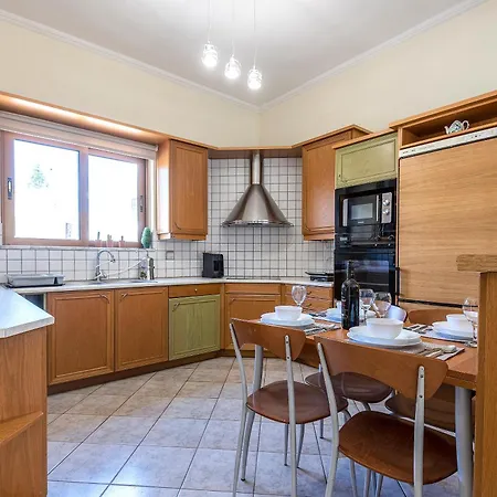 Beachside Retreat, Steps To Кос