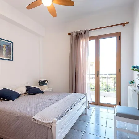 Апартаменты Beachside Retreat, Steps To