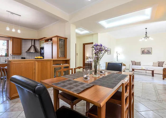 Apartman Beachside Retreat, Steps To *