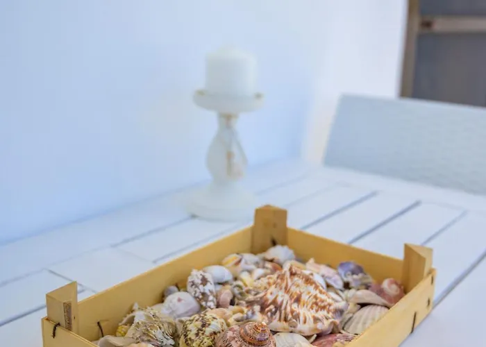 Beachside Retreat, Steps To Apartman