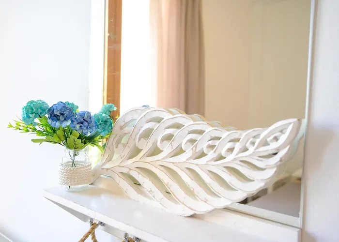 Apartament Beachside Retreat, Steps To