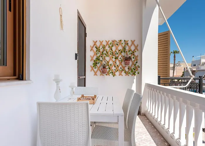 Apartman Beachside Retreat, Steps To