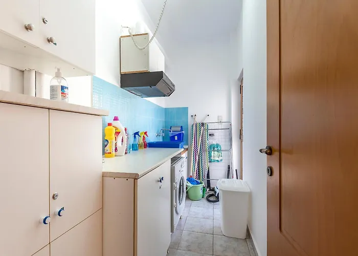 Beachside Retreat, Steps To Kos